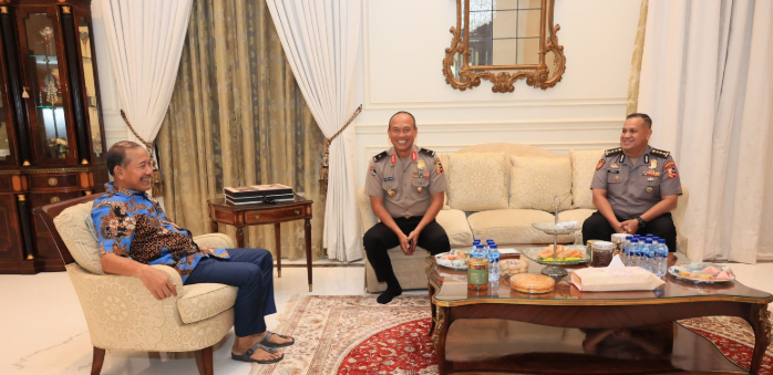 Dalam Rangka HUT Bhayangkara ke-79, Tim Mabes Polri Lakukan Anjangsana ke Mantan Kapolri Jenderal (Purn) Drs. Badrodin Haiti
